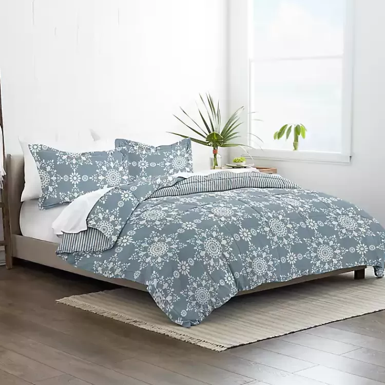 Daisy Medallion Queen 3-pc. Comforter Set>Kirklands Home Sale