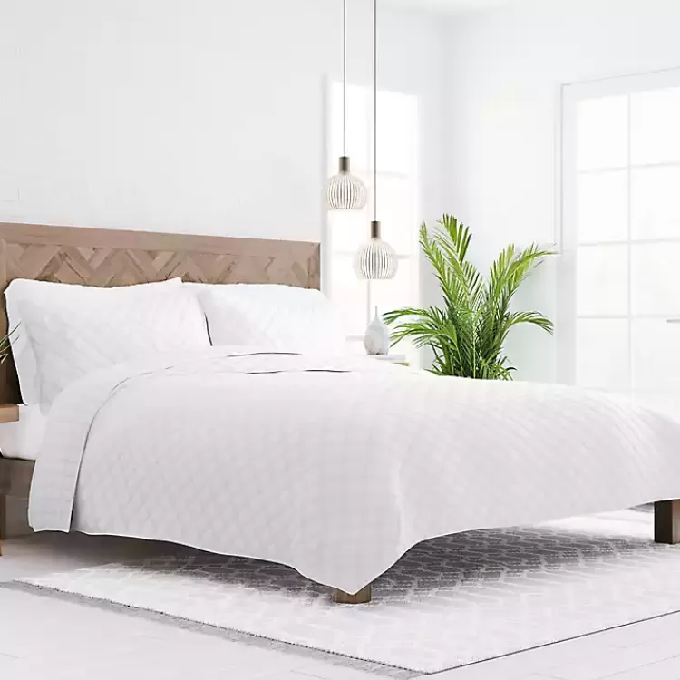 Stitched Diamond 3-pc. Queen Quilt Set>Kirklands Home Best