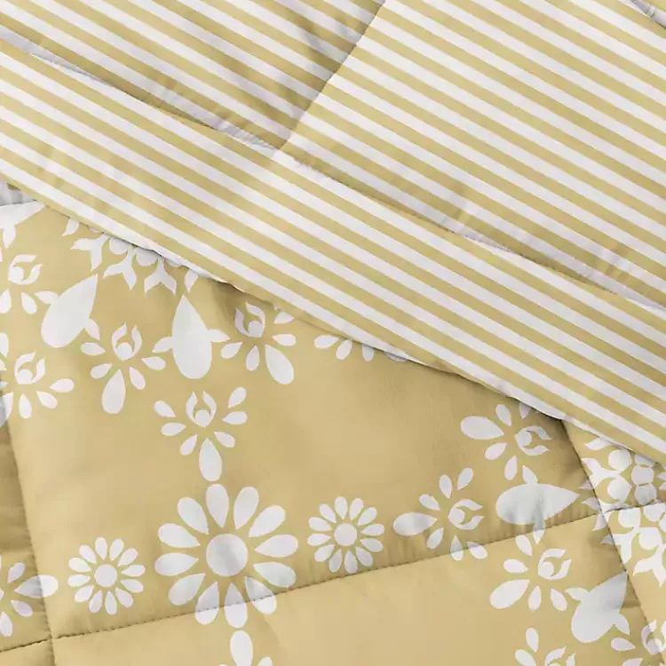 yellow_daisy_medallion_king_pc_comforter_set_4.webp Daisy Medallion King 3-pc. Comforter Set>Kirklands Home Hot